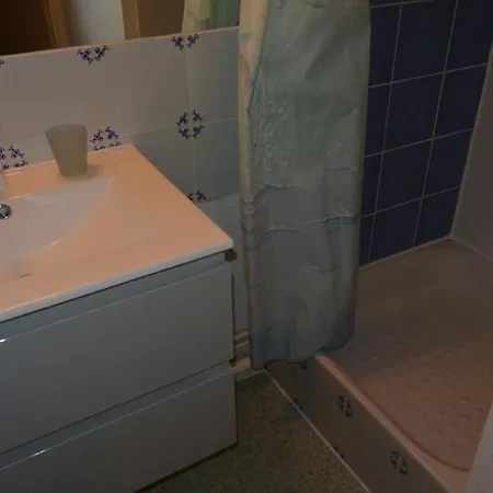 One-bedroom With Swimming Pool 102 דירה *